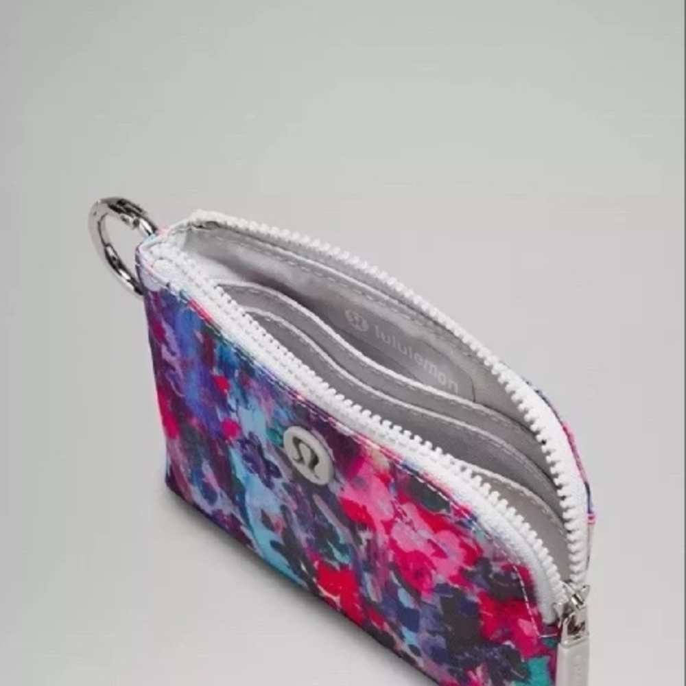 Lululemon athletica Multicolor Clippable Card Pouch - Picture 1 of 3